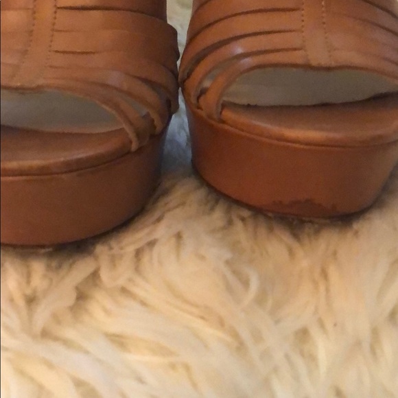 Preowned Vera Wang Camel Strappy Peep Toe Booties - Picture 7 of 7